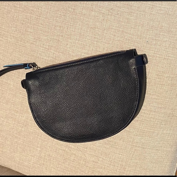 Draper James Handbags - Draper James navy half moon wristlet